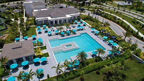 View/Area - 8861 Edgewater Pl, Parkland, FL 33076 photo 8 of 9