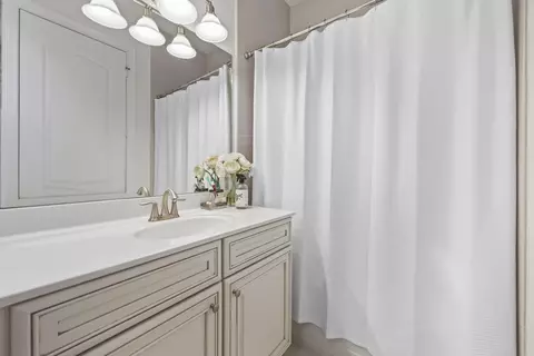 Bath - 8861 Edgewater Pl, Parkland, FL 33076 photo 3 of 6