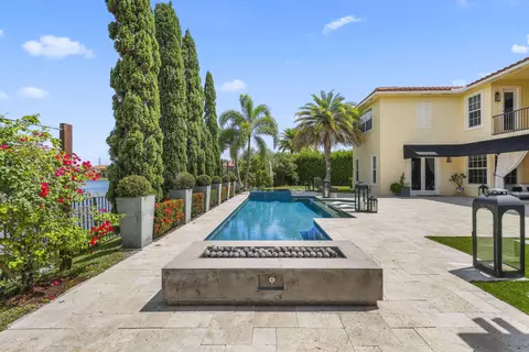 Exterior - 8861 Edgewater Pl, Parkland, FL 33076 photo 5 of 15