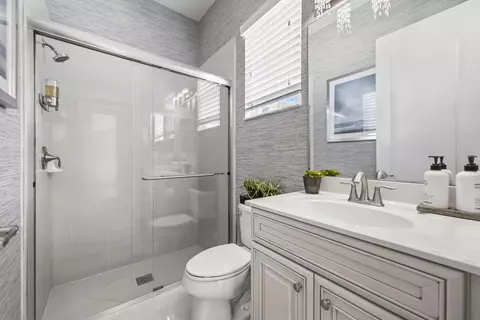 Bath - 8861 Edgewater Pl, Parkland, FL 33076 photo 4 of 6
