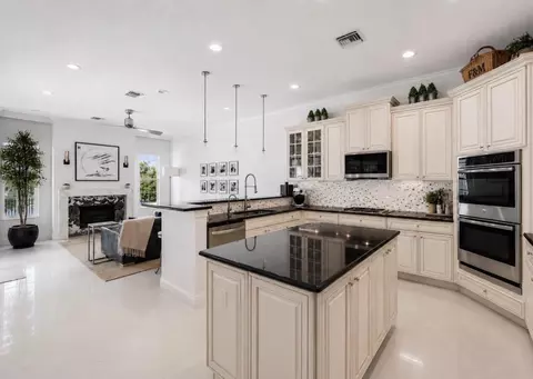 Kitchen - 8861 Edgewater Pl, Parkland, FL 33076 photo 2 of 2