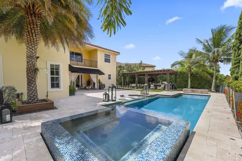 Exterior - 8861 Edgewater Pl, Parkland, FL 33076 photo 7 of 15