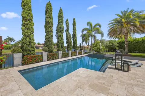 Exterior - 8861 Edgewater Pl, Parkland, FL 33076 photo 4 of 15