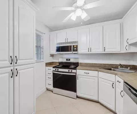 12013 Greenway Cir S, Royal Palm Beach, FL 33411