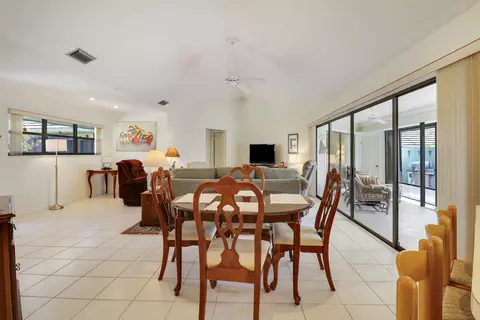 Dining - 1127 E Seminole Ave #15B, Jupiter, FL 33477 photo 1 of 3