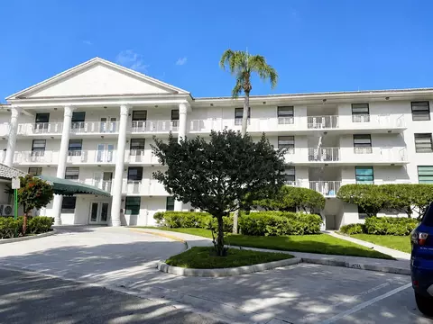 3516 Whitehall Dr #105, West Palm Beach, FL 33401