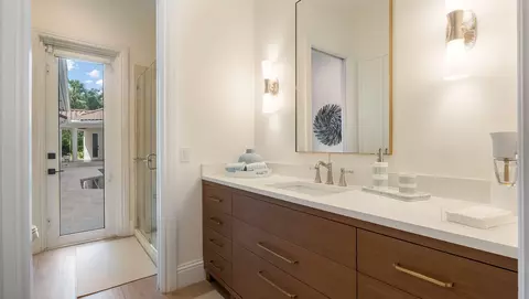 Bath - 2825 Hackney Rd, Weston, FL 33331 photo 10 of 16