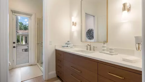 Bath - 2825 Hackney Rd, Weston, FL 33331 photo 9 of 15