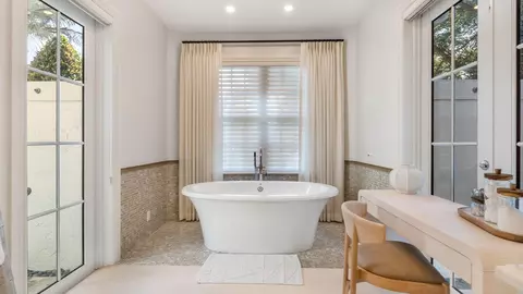 Bath - 2825 Hackney Rd, Weston, FL 33331 photo 3 of 15