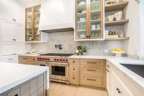 Kitchen - 2825 Hackney Rd, Weston, FL 33331 photo 2 of 6