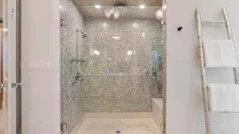 Bath - 2825 Hackney Rd, Weston, FL 33331 photo 4 of 15