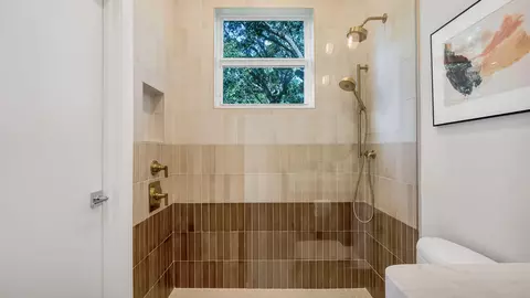 Bath - 2825 Hackney Rd, Weston, FL 33331 photo 14 of 16