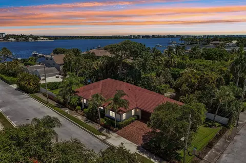 15 Wellesley Dr, Lake Worth Beach, FL 33460