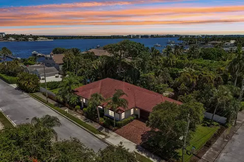 15 Wellesley Dr, Lake Worth Beach, FL 33460