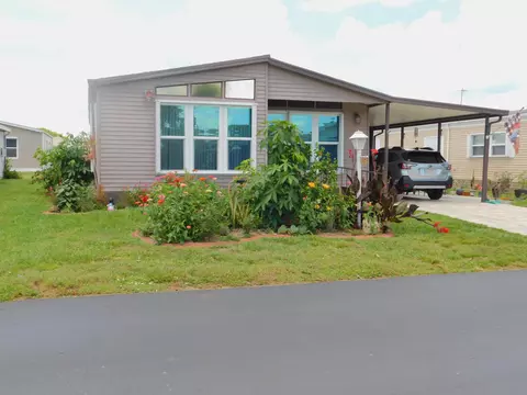 527 Tropical Isles Cir #F-30, Fort Pierce, FL 34982