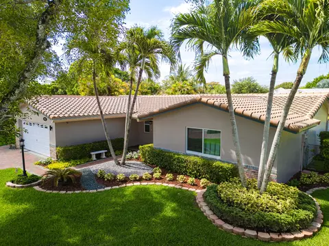 10670 NW 42nd Dr, Coral Springs, FL 33065