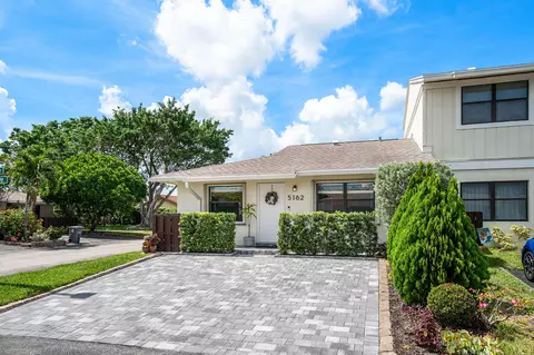 5162 Tennis Ln, Delray Beach, FL 33484