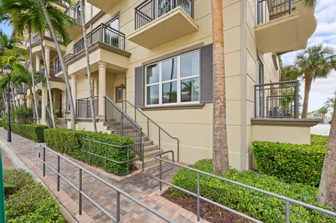 2617 NE 14th Ave #109, Wilton Manors, FL 33334