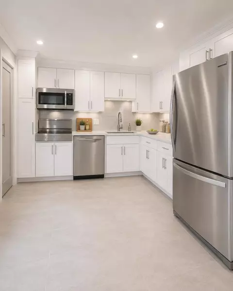 2900 N Palm Aire Dr #307, Pompano Beach, FL 33069