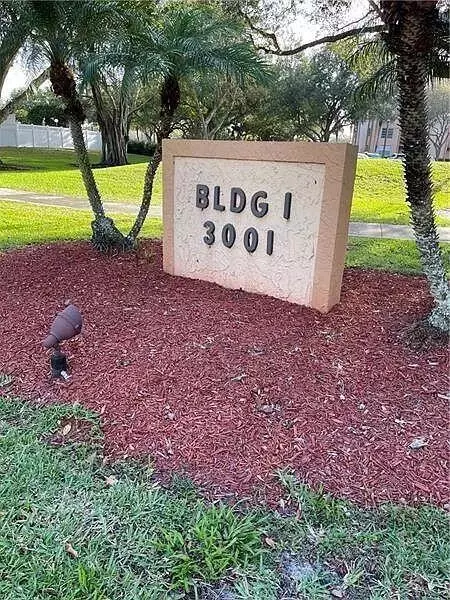 3001 W Rolling Hls #608, Davie, FL 33328