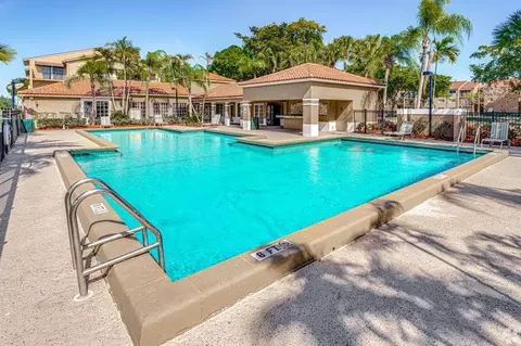 1068 N Benoist Farms Rd #302, West Palm Beach, FL 33411