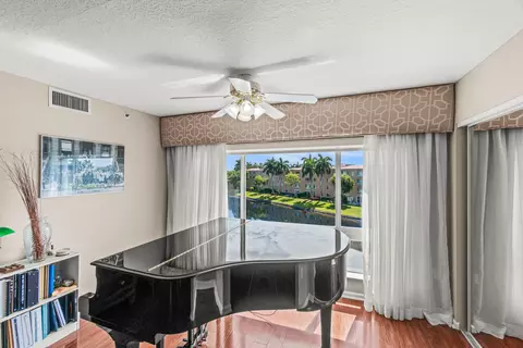 12560 Majesty Cir #401, Boynton Beach, FL 33437