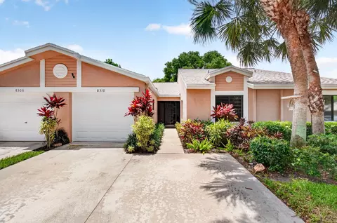 8310 Springlake Dr, Boca Raton, FL 33496