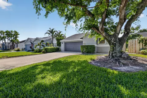 1055 NW 18th Ave, Delray Beach, FL 33445