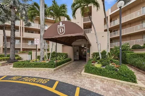 7649 E Granville Dr #301, Tamarac, FL 33321