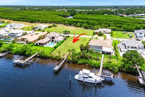 205 SE Fiore Bello, Port St Lucie, FL 34952