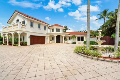 1098 Spanish River Rd, Boca Raton, FL 33432