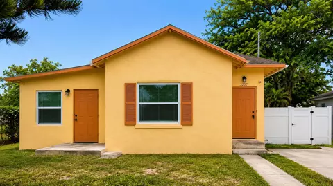 3207 Pinewood Ave, West Palm Beach, FL 33407