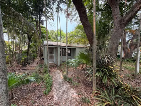 42 SW 6th St, Dania Beach, FL 33004