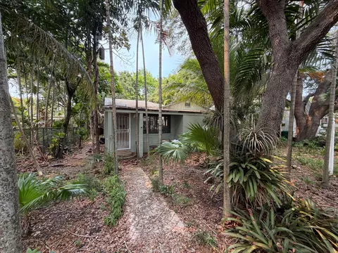 42 SW 6th St, Dania Beach, FL 33004