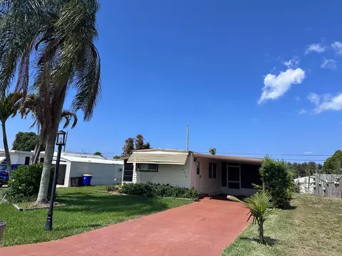 8379 SEagle Ave, Hobe Sound, FL 33455