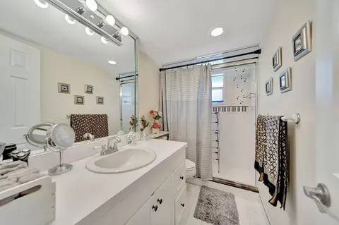 Bath - 3100 Holiday Springs Blvd #305, Margate, FL 33063 photo 4 of 4