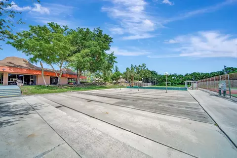 Exterior - 3100 Holiday Springs Blvd #305, Margate, FL 33063 photo 8 of 9