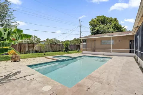 811 NW 43rd Ave, Coconut Creek, FL 33066