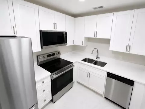 13 Lake Vista Trl #105, Port Saint Lucie, FL 34952