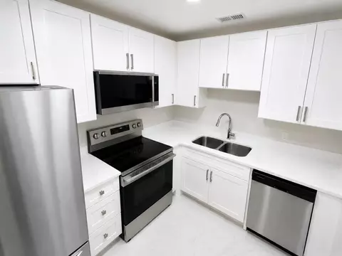 13 Lake Vista Trl #105, Port Saint Lucie, FL 34952