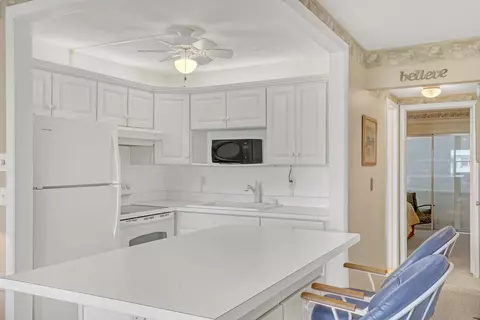 680 Horizon W #110, Boynton Beach, FL 33435