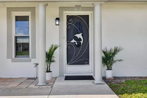 592 SW Banks Ter, Port Saint Lucie, FL 34953