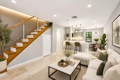 905 NE 28th St #206, Wilton Manors, FL 33334