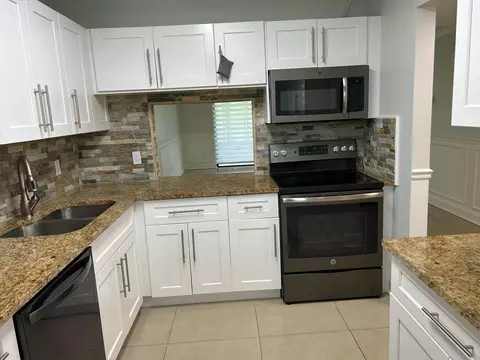 140 Lake Nancy Ln #115, West Palm Beach, FL 33411