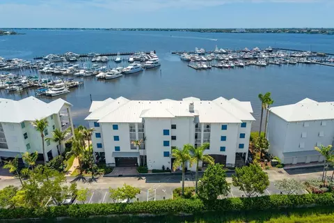 715 NW Flagler Ave #302, Stuart, FL 34994