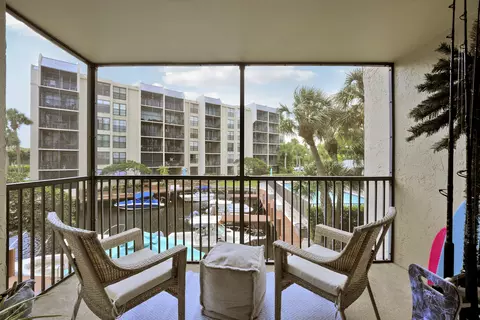 20 Royal Palm Way #204, Boca Raton, FL 33432