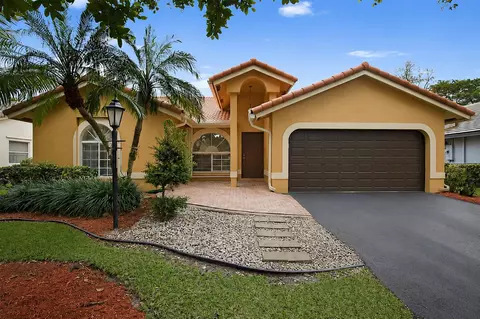 10325 NW 48th Ct, Coral Springs, FL 33076