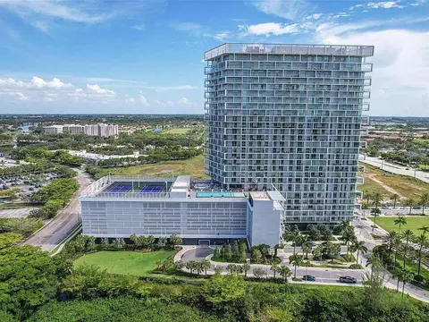 2000 Metropica Way #811, Sunrise, FL 33323