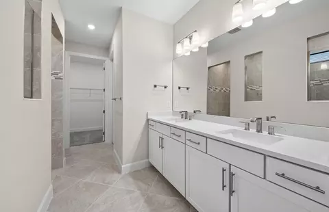 Bath - 3922 E Hampton Cir, Alva, FL 33920 photo 1 of 5