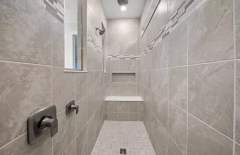 Bath - 3922 E Hampton Cir, Alva, FL 33920 photo 5 of 5